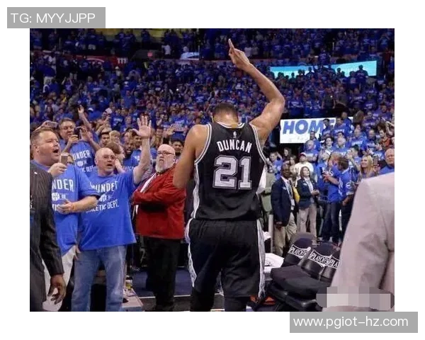 邓肯与姚明的巅峰对决:两位巨星在NBA赛场上的传奇交锋与荣耀时刻 邓肯与姚明的巅峰对决:两位巨星在NBA赛场上的传奇交锋与荣耀时刻