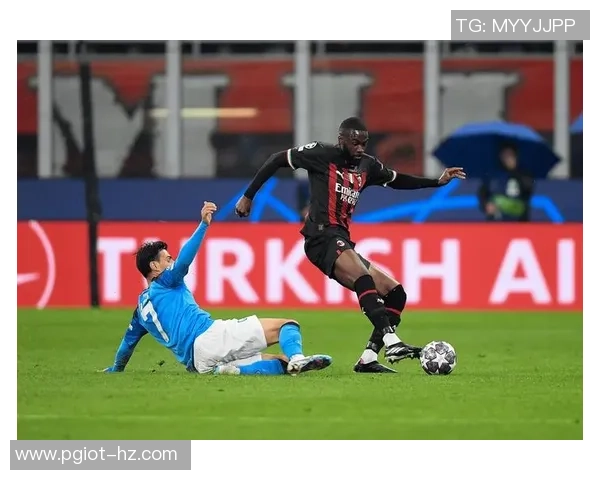 世界杯历史冷门AC米兰狂胜多特蒙德5-0补时进球点燃全场激情