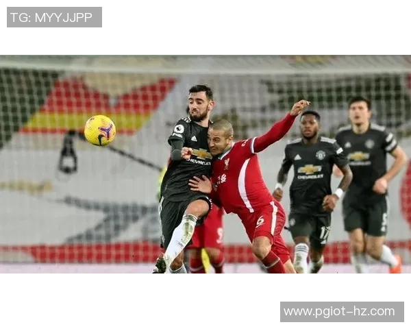 友谊赛激战:里昂绝杀曼联引发争议判罚全场沸腾 友谊赛激战:里昂绝杀曼联引发争议判罚全场沸腾