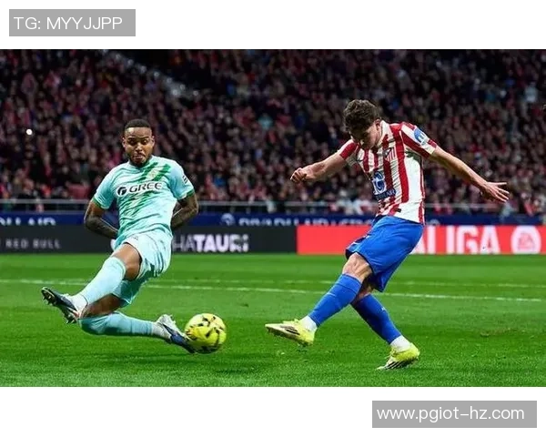 世界杯历史冷门里昂5-0马竞补时进球瞬间点燃全场激情